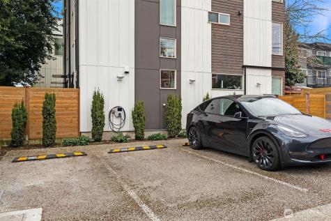 5616 California Avenue SW Seattle WA 98136