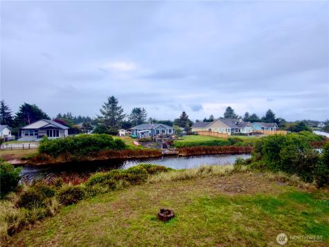 189 N Razor Clam Drive SW Ocean Shores WA 98569