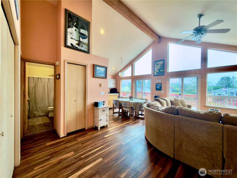 189 N Razor Clam Drive SW Ocean Shores WA 98569