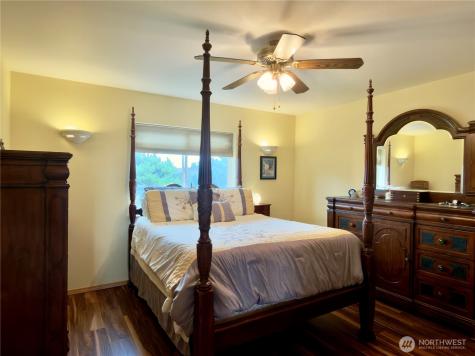 189 N Razor Clam Drive SW Ocean Shores WA 98569