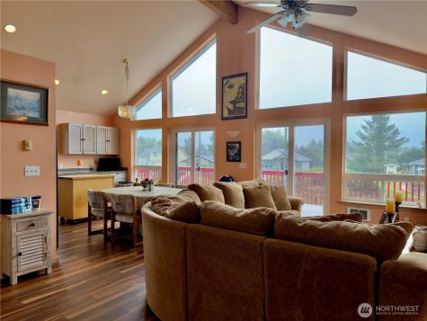 189 N Razor Clam Drive SW Ocean Shores WA 98569