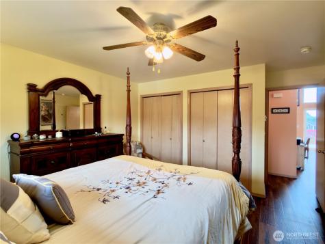 189 N Razor Clam Drive SW Ocean Shores WA 98569