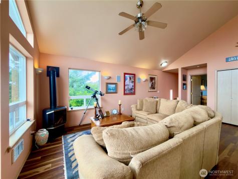 189 N Razor Clam Drive SW Ocean Shores WA 98569