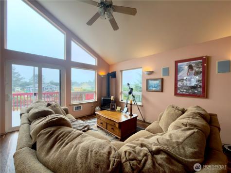189 N Razor Clam Drive SW Ocean Shores WA 98569