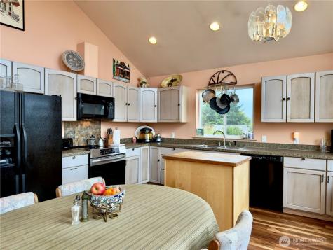 189 N Razor Clam Drive SW Ocean Shores WA 98569