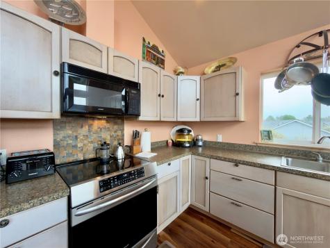 189 N Razor Clam Drive SW Ocean Shores WA 98569