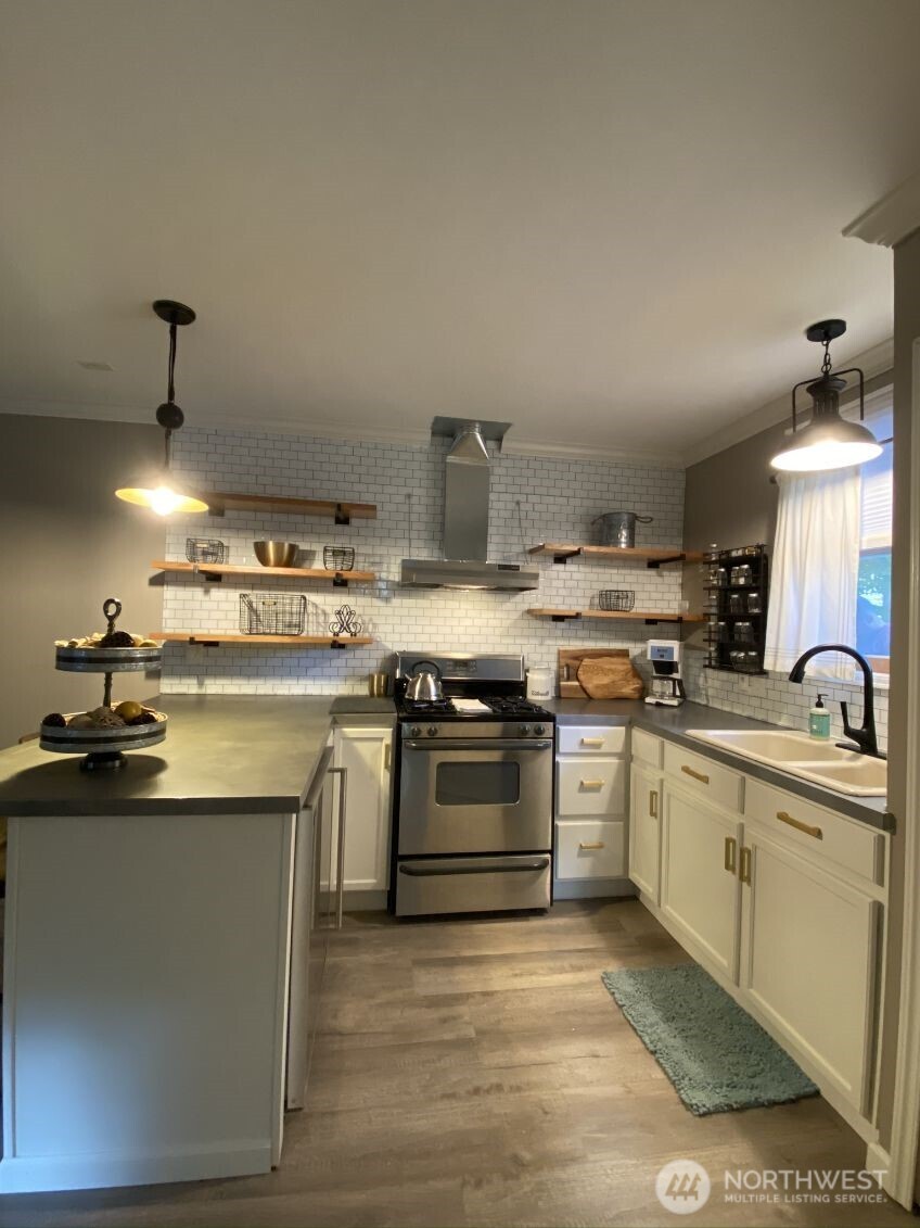 19555 170th Avenue NE Woodinville WA 98072