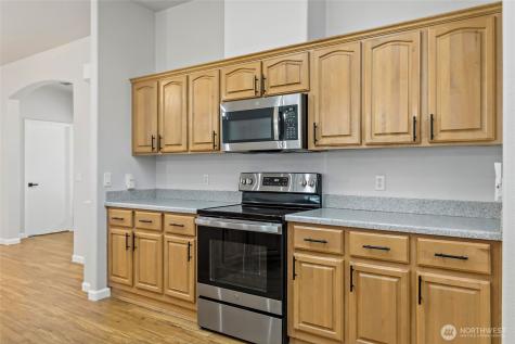 521 Military Road E Tacoma WA 98445