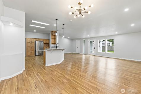 521 Military Road E Tacoma WA 98445