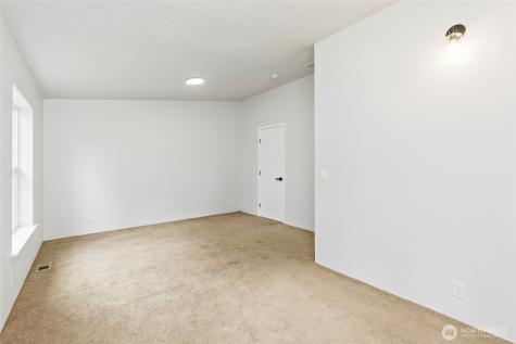 521 Military Road E Tacoma WA 98445