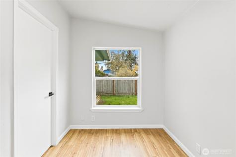 521 Military Road E Tacoma WA 98445