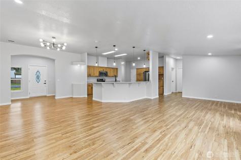 521 Military Road E Tacoma WA 98445