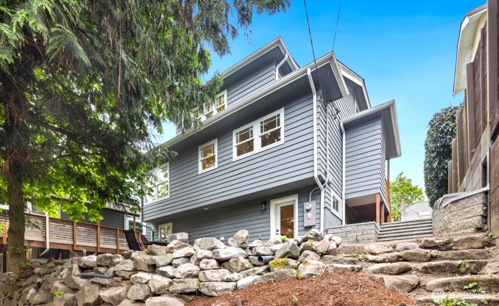 2500 Lorentz Place N Seattle WA 98109