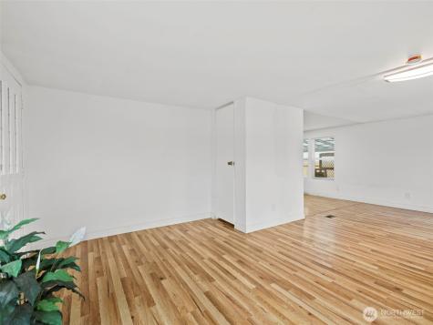 11040 14th Avenue SW Seattle WA 98146