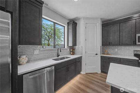 585 Perry Avenue East Wenatchee WA 98802
