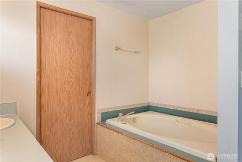 2113 NE 152nd Street Vancouver WA 98686