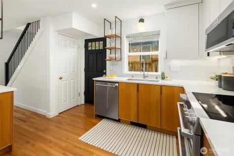 8205 18th Avenue NE Seattle WA 98115