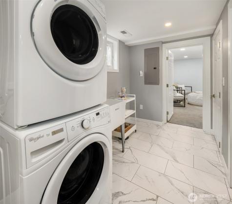 8205 18th Avenue NE Seattle WA 98115