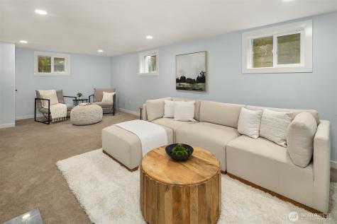 8205 18th Avenue NE Seattle WA 98115