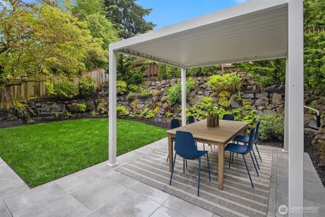 8205 18th Avenue NE Seattle WA 98115