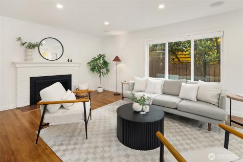 8205 18th Avenue NE Seattle WA 98115