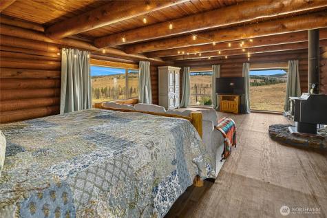 26200 N Wenas Road Ellensburg WA 98942