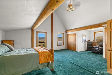 26200 N Wenas Road Ellensburg WA 98942