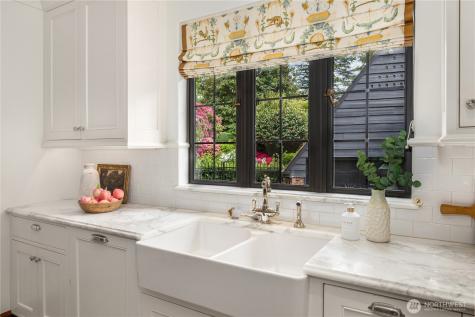 1105 Shenandoah Drive E Seattle WA 98112