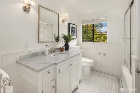 1105 Shenandoah Drive E Seattle WA 98112