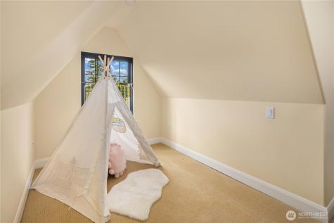 1105 Shenandoah Drive E Seattle WA 98112