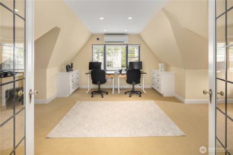 1105 Shenandoah Drive E Seattle WA 98112
