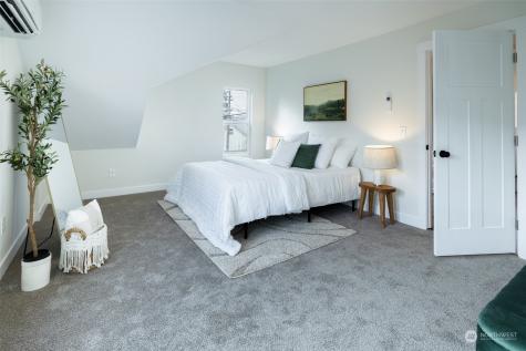 211 4th Avenue Se Puyallup WA 98372