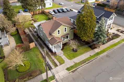 211 4th Avenue Se Puyallup WA 98372