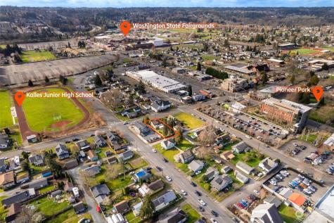 211 4th Avenue Se Puyallup WA 98372