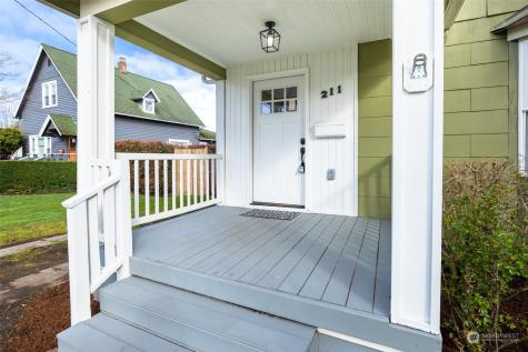 211 4th Avenue Se Puyallup WA 98372