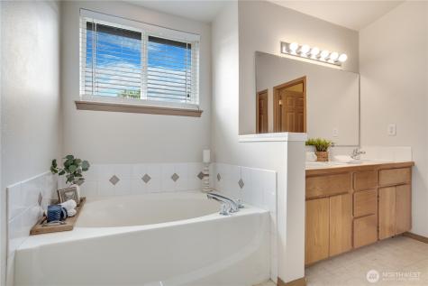 17317 94th Avenue Ct E Puyallup WA 98375