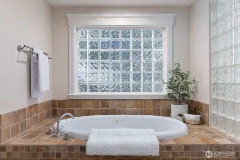 1828 4th Street Kirkland WA 98033