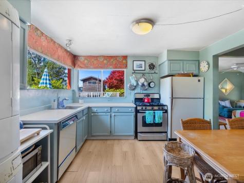 176 N N Maple Street Camano Island WA 98282