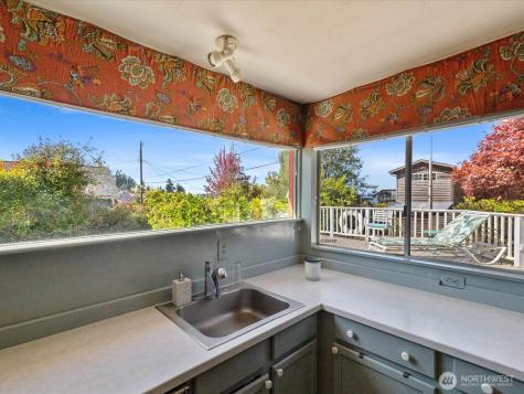 176 N N Maple Street Camano Island WA 98282