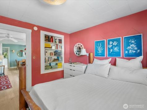 176 N N Maple Street Camano Island WA 98282