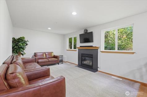 6534 NE 198th Street Kenmore WA 98028