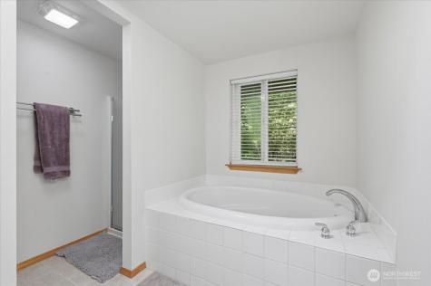 6534 NE 198th Street Kenmore WA 98028