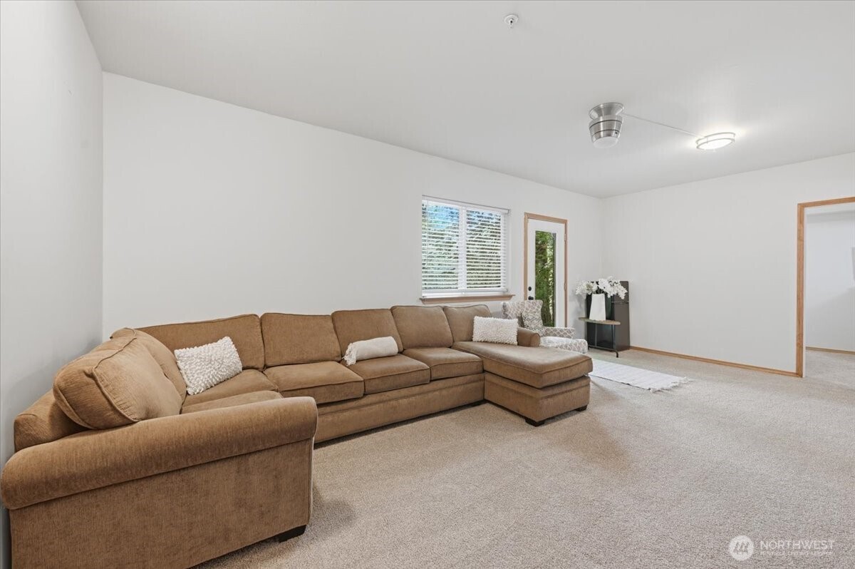 6534 NE 198th Street Kenmore WA 98028