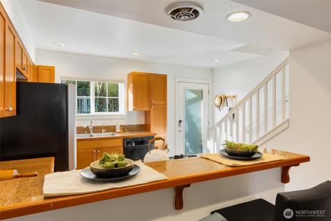 206 24th Avenue E Seattle WA 98112