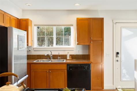 206 24th Avenue E Seattle WA 98112