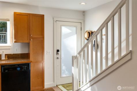 206 24th Avenue E Seattle WA 98112