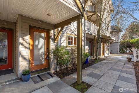 206 24th Avenue E Seattle WA 98112