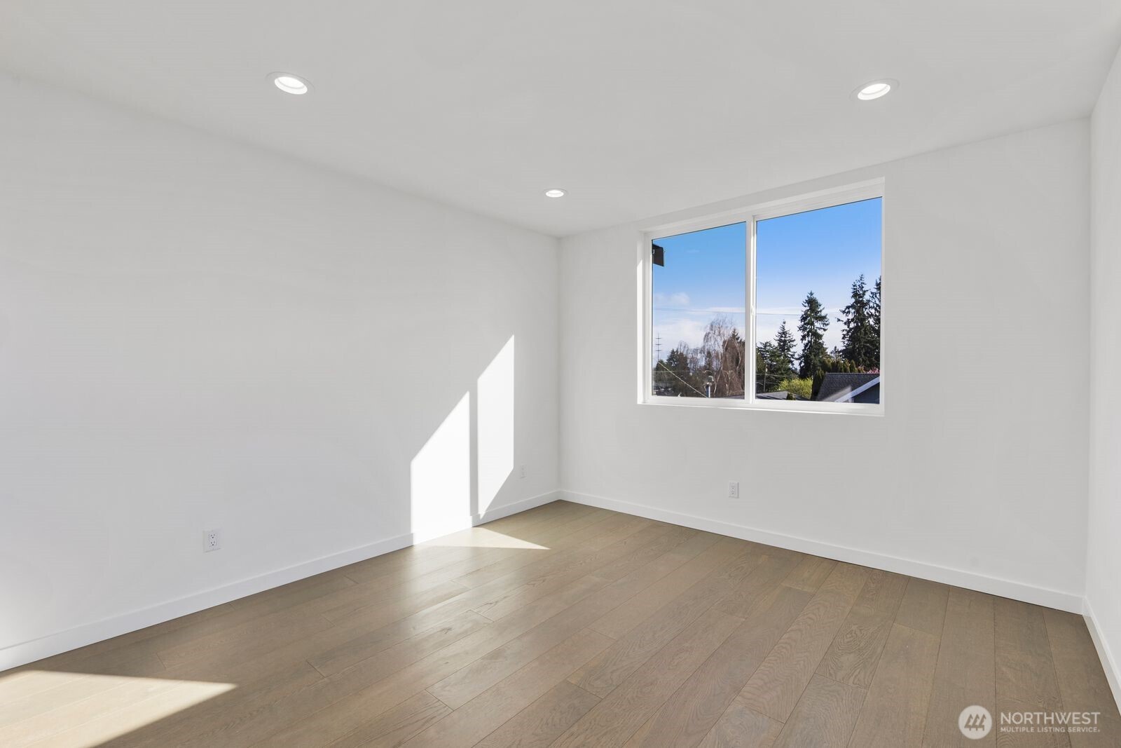 518 N 102nd Street Seattle WA 98133
