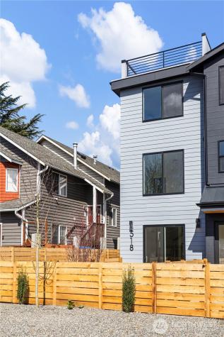 518 N 102nd Street Seattle WA 98133