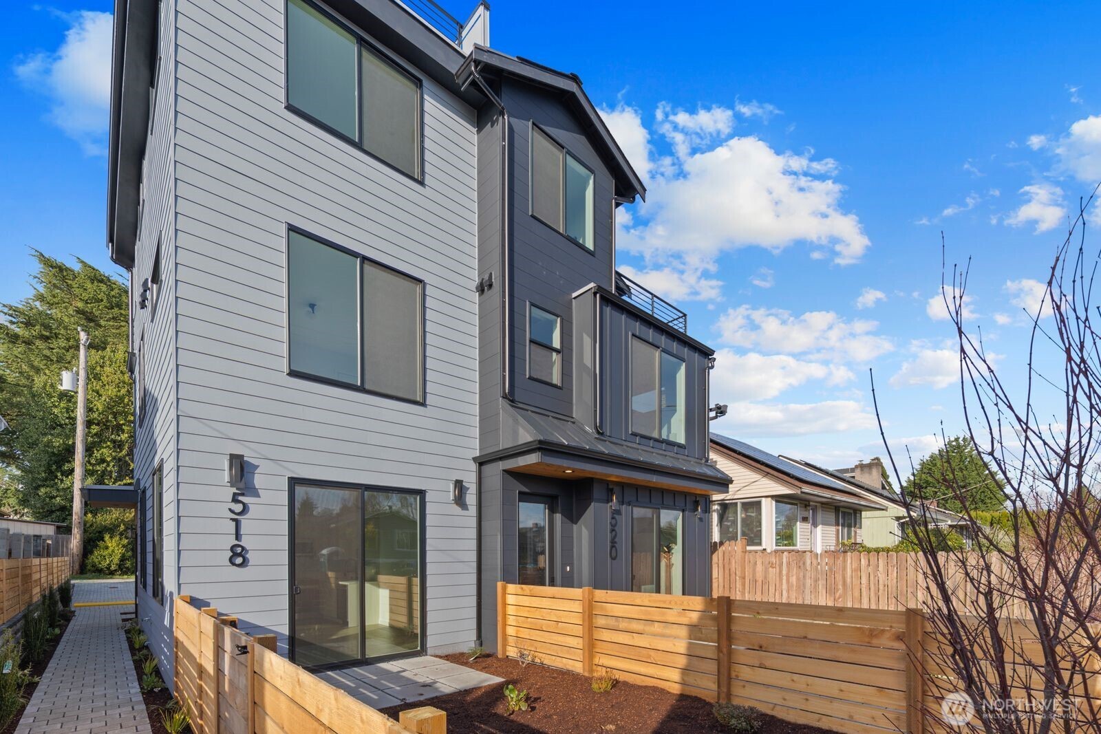 518 N 102nd Street Seattle WA 98133